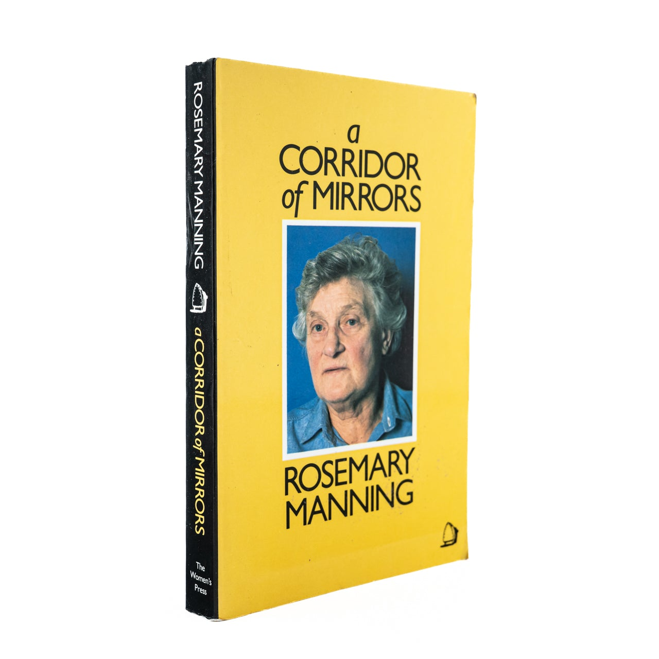 Portada 1:1 — A Corridor of Mirrors